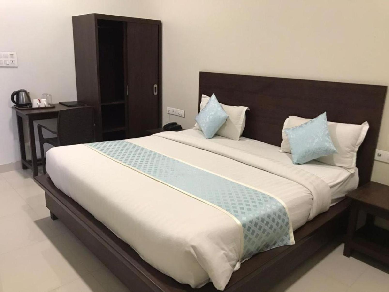 Hotel The Tark Delhi 4*